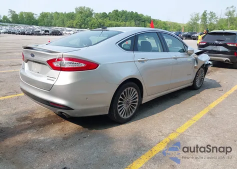 2014 Ford Fusion Hybrid Titanium z USA, uszkodzony, nr VIN 3FA6P0RU2ER211497